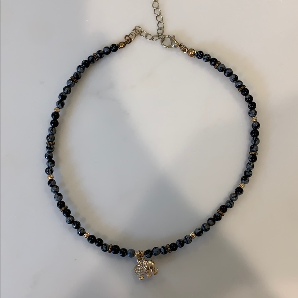 Women’s adjustable choker necklace